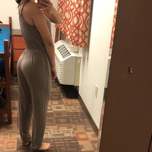 Sexy jumpsuit from forever 21 - Picture 3 of 4